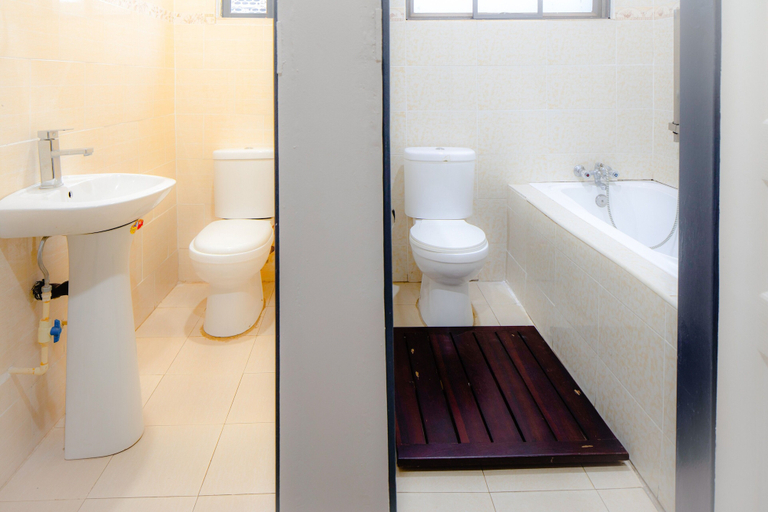 Bathroom 3, Sweet Retreat Lusaka with Backup Power, Lusaka