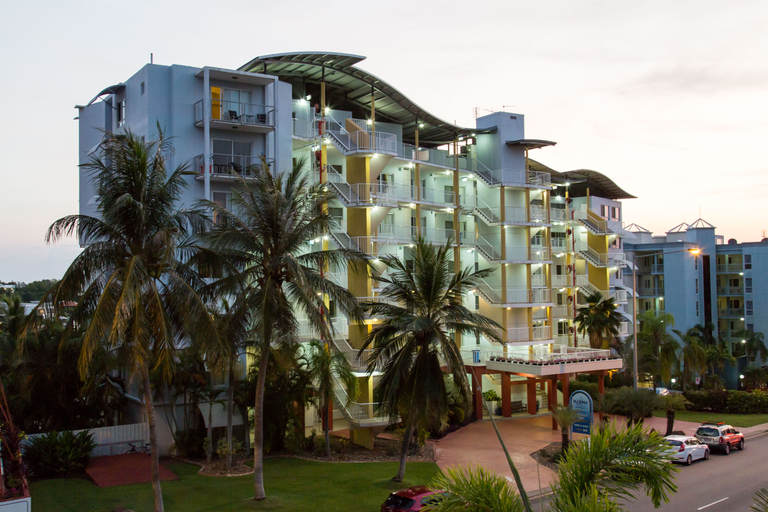 Cullen Bay Resorts, Larrakeyah