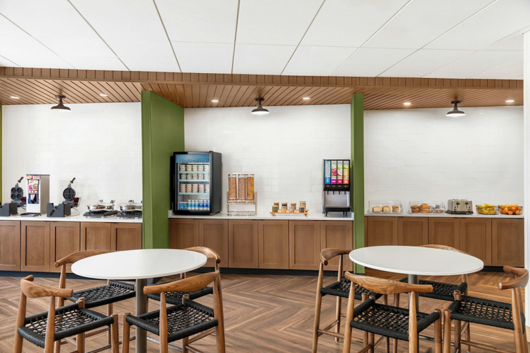 Food & Drinks 5, Fairfield Inn & Suites by Marriott Detroit Taylor, Wayne