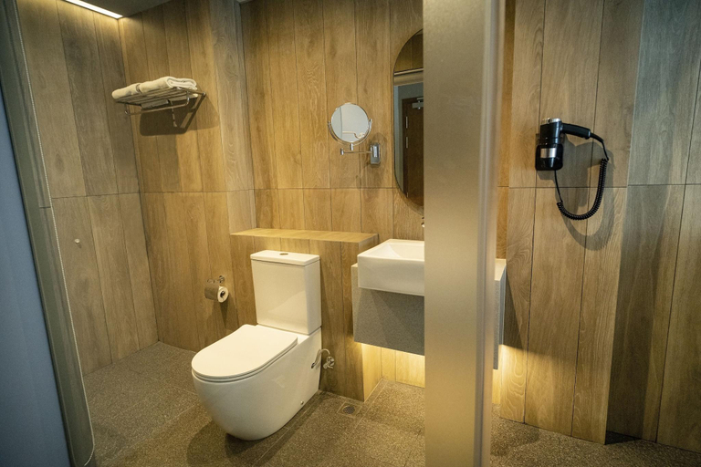 Bathroom 11