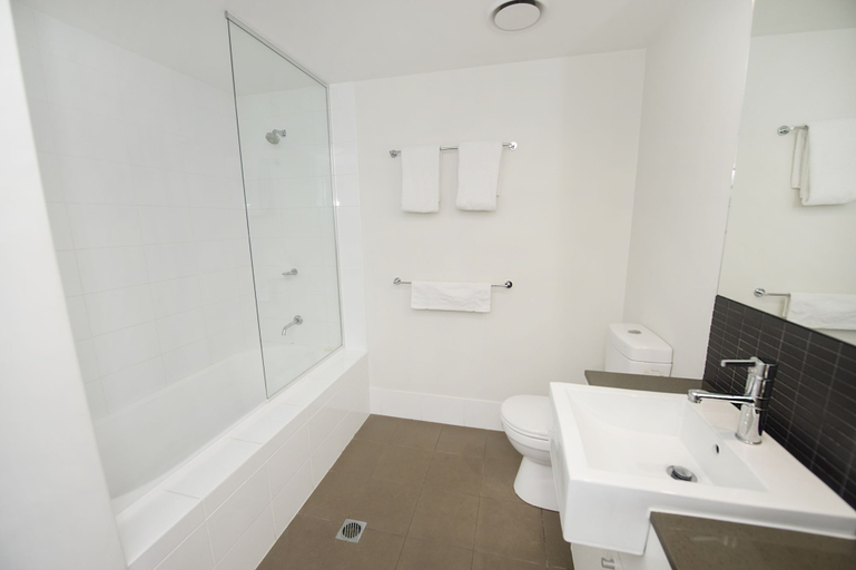 Bathroom 3, Curtis Central Apartments, Gladstone