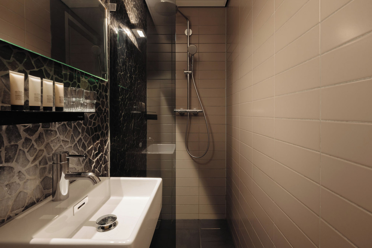 Bathroom 4, Hotel V Frederiksplein, Amsterdam