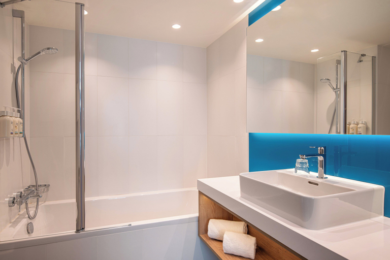 Bathroom 3, Holiday Inn Express & Suites GENT, Oost-Vlaanderen