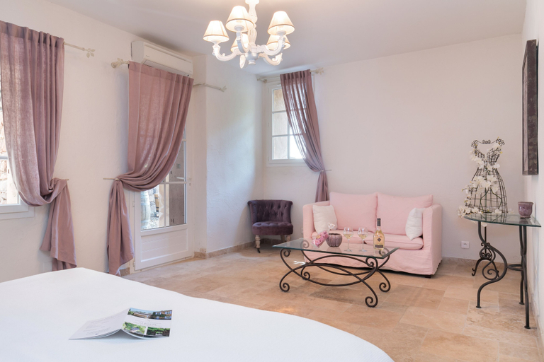 Bedroom 2, Château des Bertrands, Var