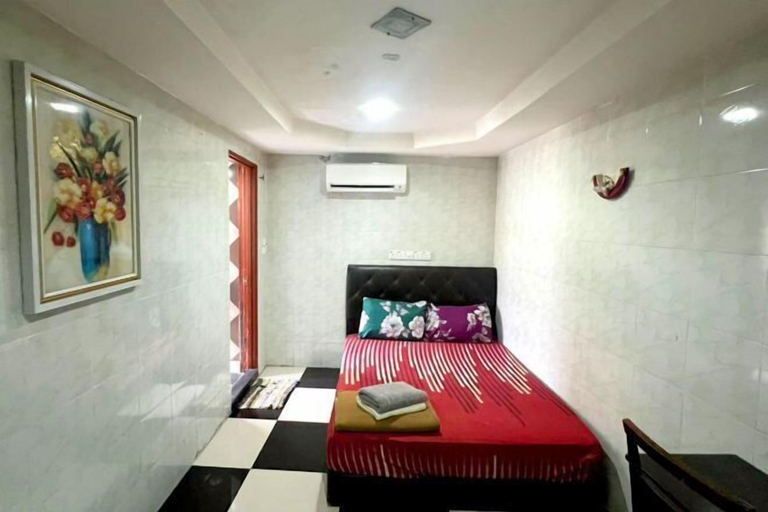 Bedroom 12