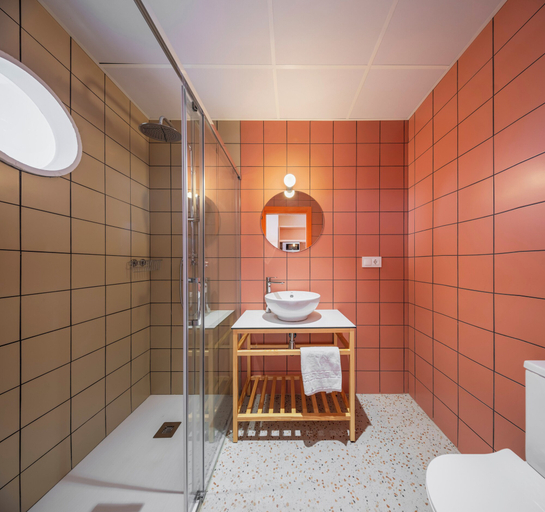 Bathroom 5, Valencia Tower, Valencia