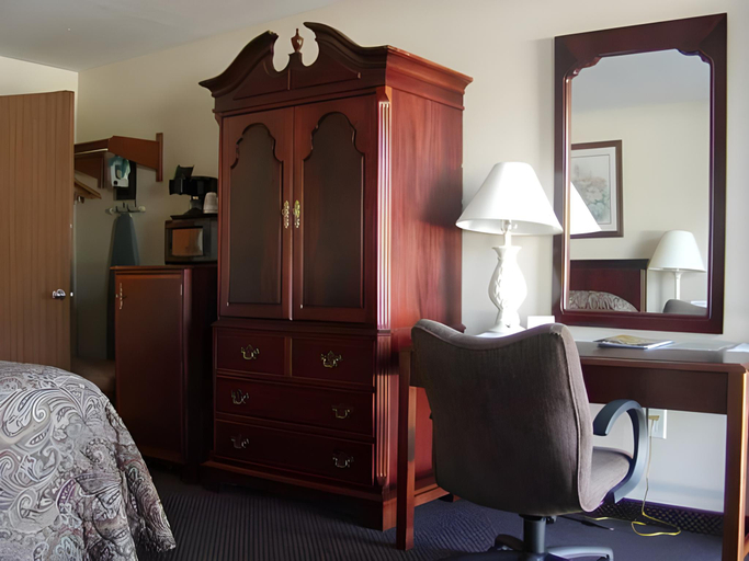 Bedroom 12