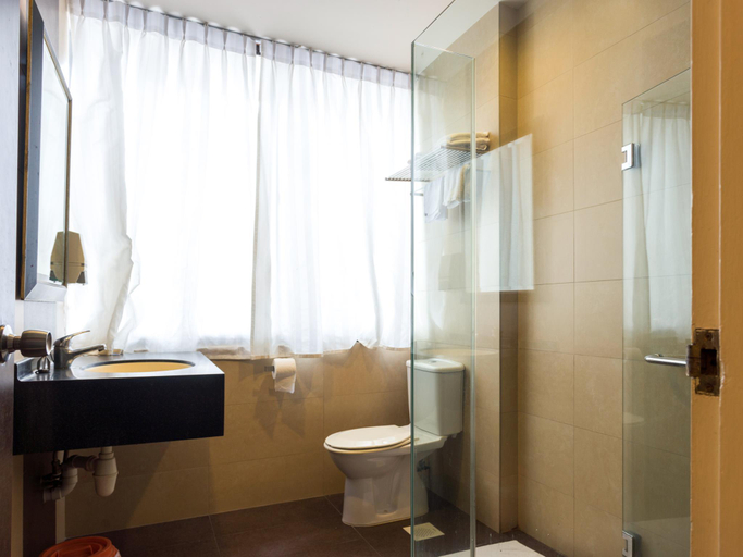 Bathroom, Broadway Hotel Singapore, Singapura