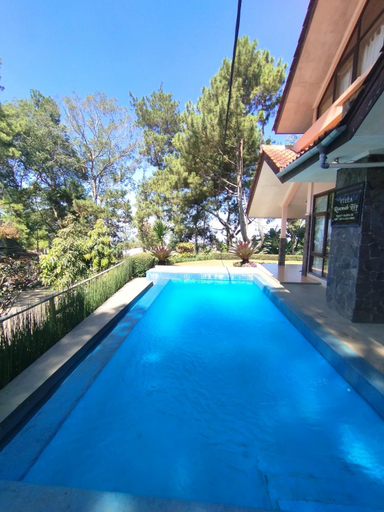 Sport & Beauty 4, Villa Trinity 5 BR, Bandung