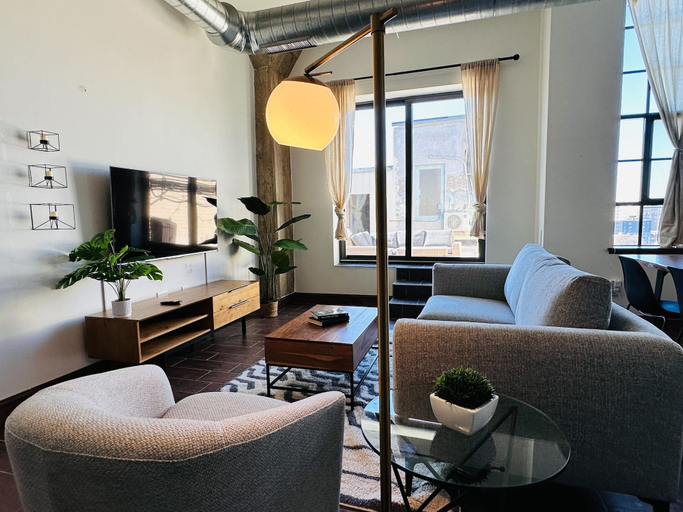 Room 3, Sosuite 1BR Penthouse w Patio W D Gym, Philadelphia