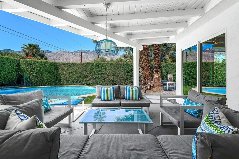 BBQ/picnic area, The Colony Hideaway - Pool Wifi Spa Private, Riverside