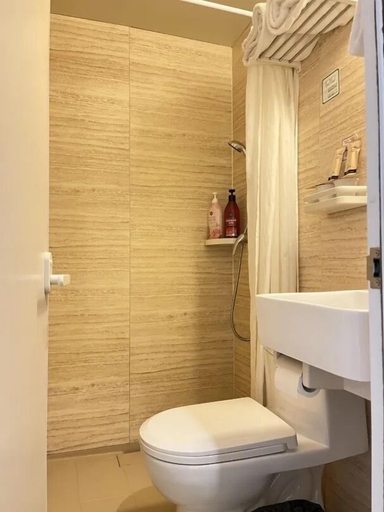 Bathroom 3, KaiyueHostel, Qingdao