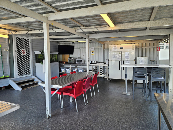 Food & Drinks 5, AAOK Riverdale Caravan Park, Bundaberg