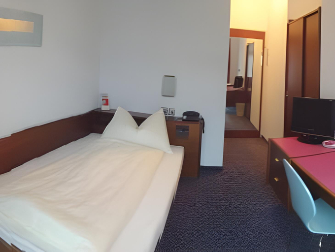 Bedroom 6