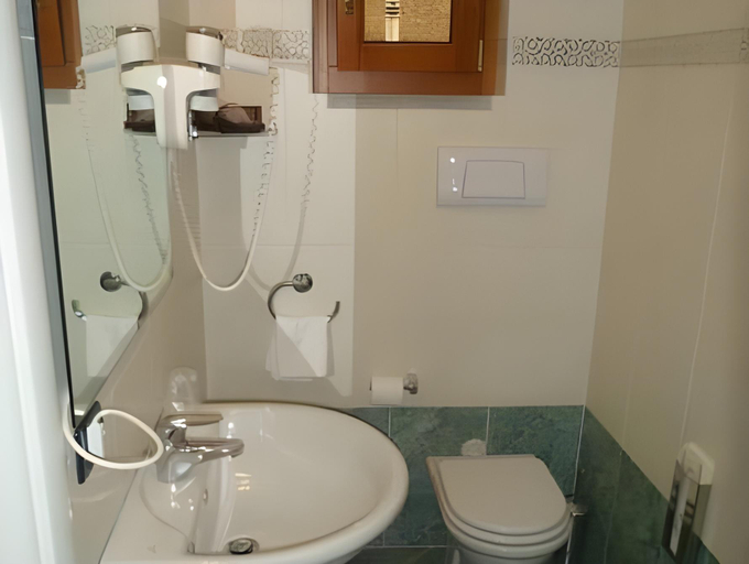 Bathroom 11