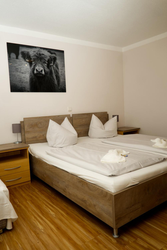 Bedroom 3, Gastehaus Kirchenbauerhof, Günzburg
