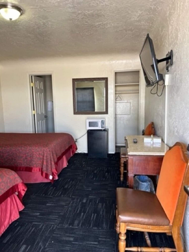 Bedroom 3, Travelodge by Wyndham Gallup, McKinley