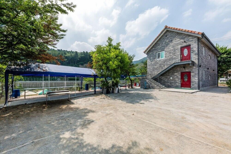 Exterior & Views, Serence Pension, Gapyeong