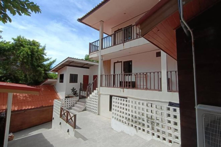 Exterior 13