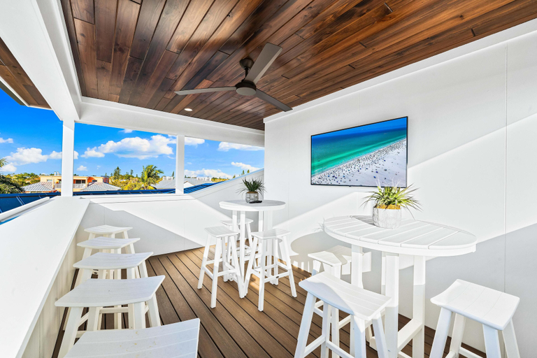 Food & Drinks 4, Las Palmas by beachside Management, Sarasota