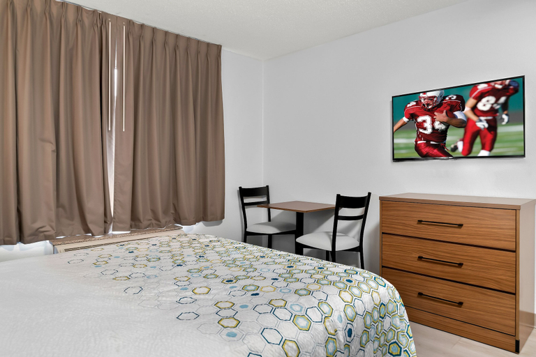 Bedroom 3, HomeTowne Studios Auburn Hills, Oakland