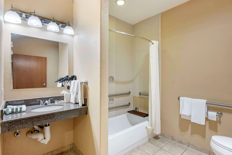 Bathroom 3, Best Western Lubbock West Inn & Suites, Lubbock