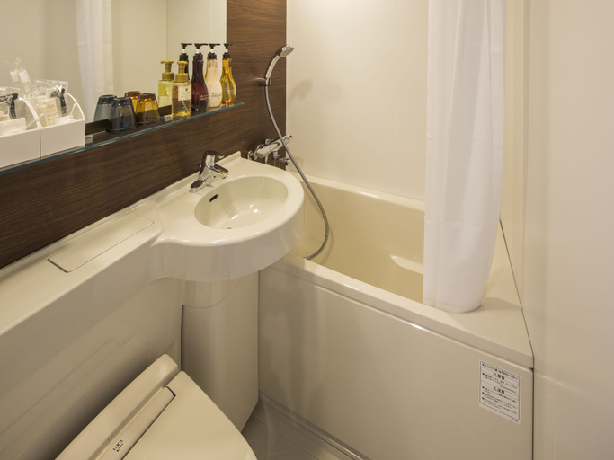 Bathroom, Garner Osaka Honmachi Kita Semba by IHG, Osaka
