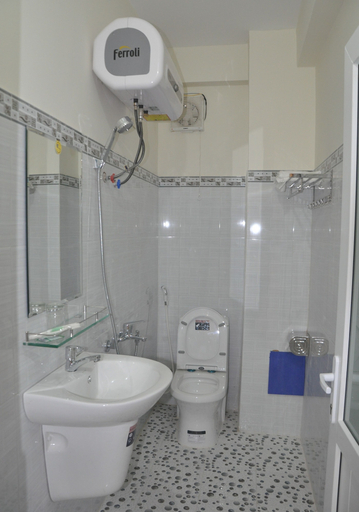 Bathroom 5, Hoang Nguyen Hotel, Đà Lạt