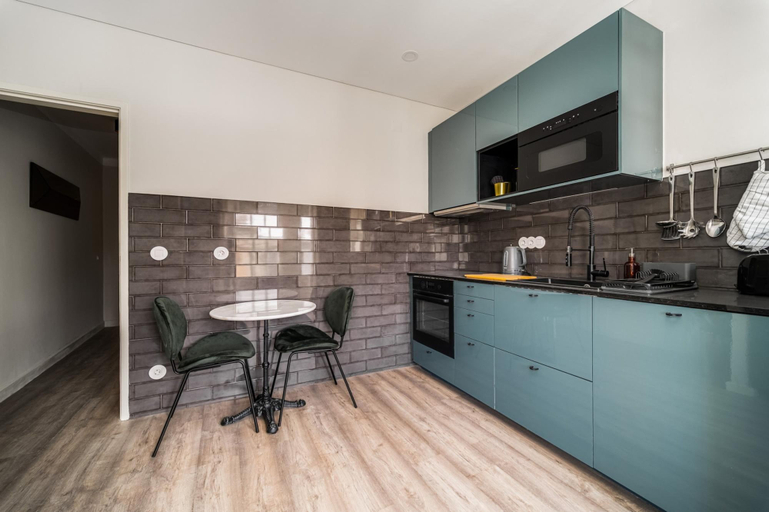 Room 5, Nomad s By Sta Catarina Flats - 3bed Friends, Porto