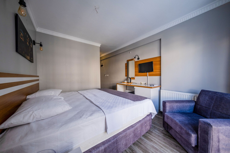 Bedroom 4, Lopera Beach Hotel, Edremit