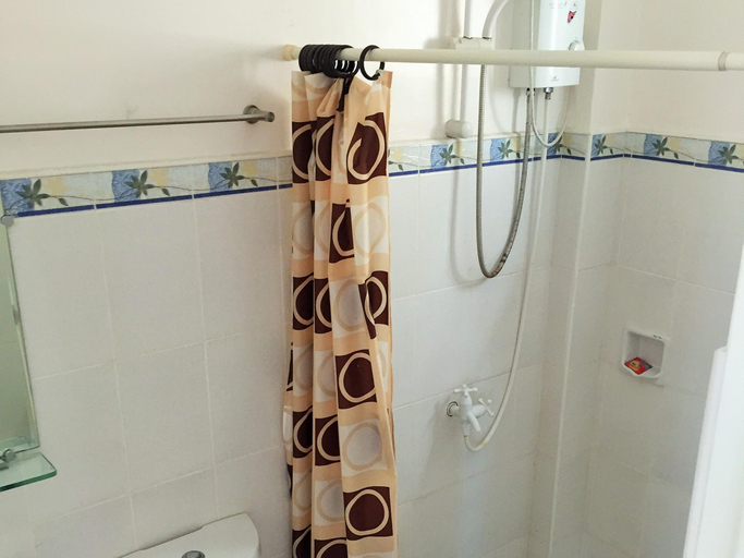 Bathroom 4, 3j's And K Apartment, Lapu-Lapu City