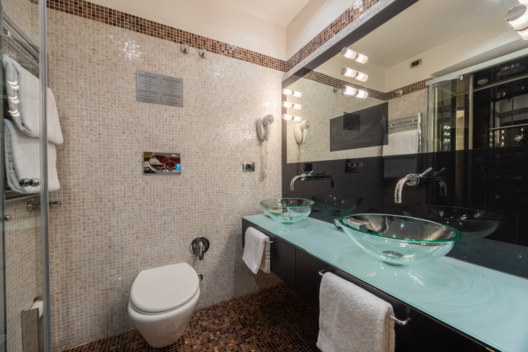 Bathroom 4, De Luxe Inn 6 Guest House, Rome