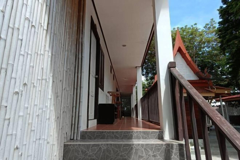 Exterior 12