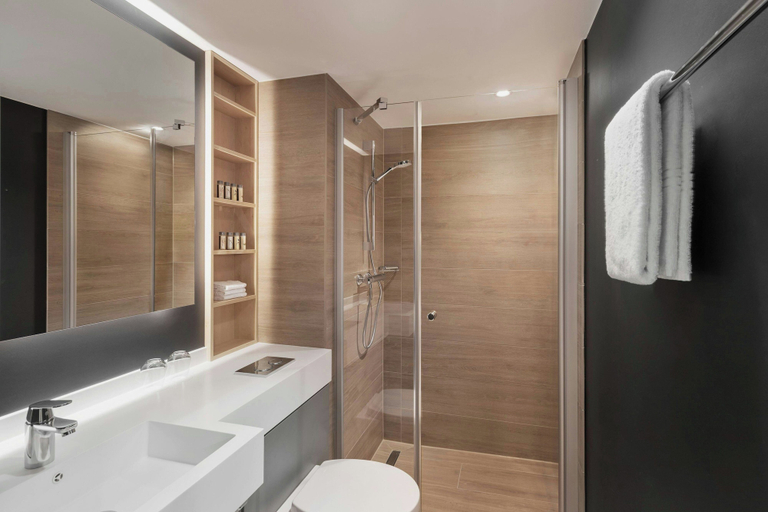 Bathroom 5, Residence Inn by Marriott Hamburg Altona, Hamburg