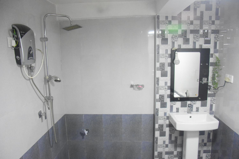 Bathroom 2, Train View Villa, Nuwara Eliya