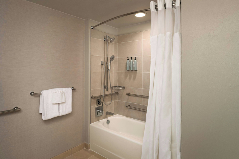Bathroom 5, Courtyard by Marriott St. Petersburg Downtown, Pinellas