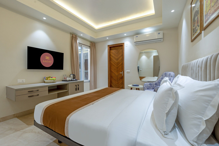 Bedroom 2, Aadat Hotel Near Artemis Hospital Gurgaon, Gurgaon