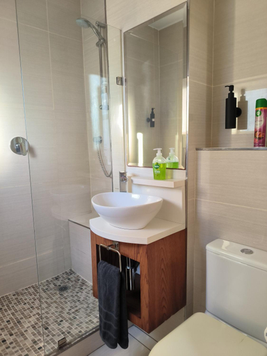 Bathroom 2, Oceanic Suites, eThekwini