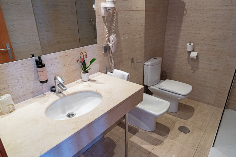 Bathroom 4, Hotel Faranda Marsol Candas, Ascend Hotel Collection, Asturias