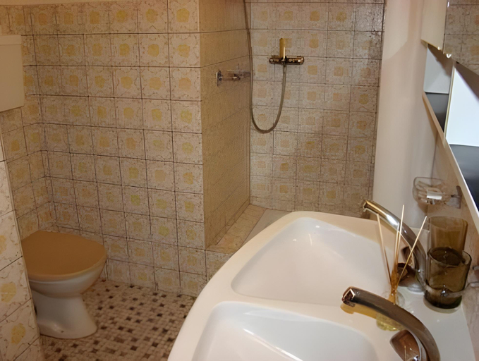 Bathroom 5