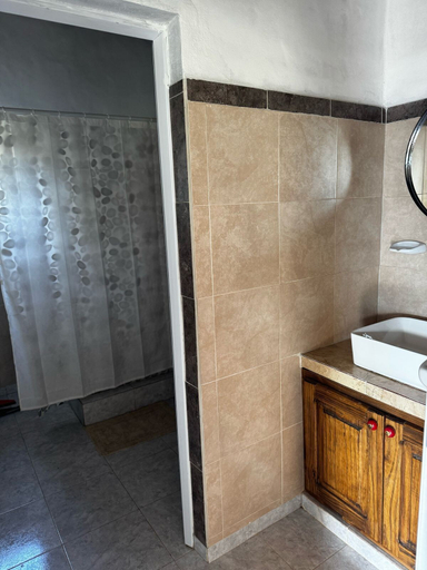 Bathroom 3, El Vigia del Valle, Tafí del Valle