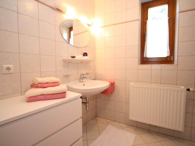 Bathroom 4, Sunlit Apartment near Ski Area in Hüttschlag, Sankt Johann im Pongau