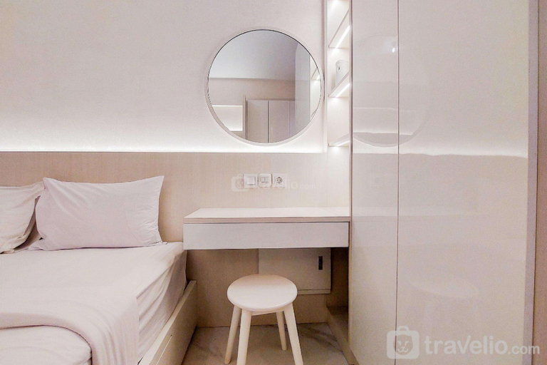 Bedroom 4, Designed Modern Studio @ Sky House BSD By Travelio, Tangerang Selatan