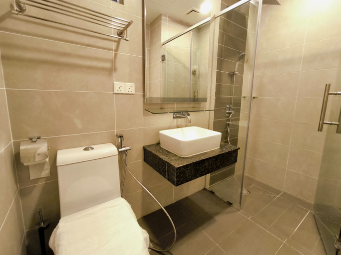 Bathroom 12