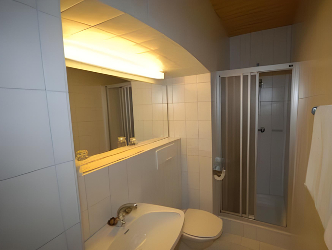 Bathroom 17
