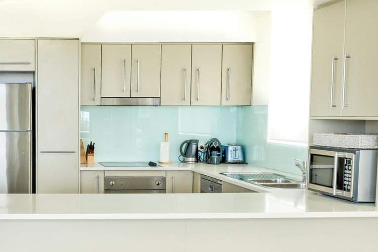 Others 5, Hamptons Style Penthouse at Kings Beach, Caloundra - Caloundra S.