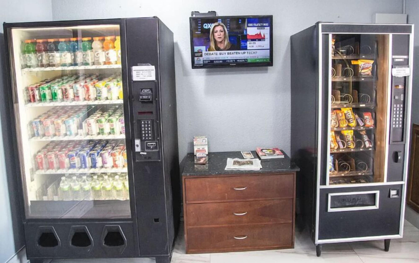 Food & Drinks 5, Town House Extended Stay Hotel Downtown, Lancaster