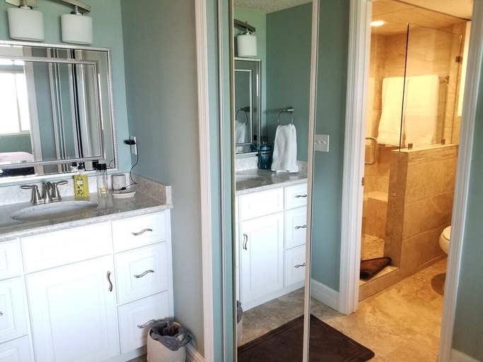 Bathroom 4, Summerhouse 101, Saint Johns
