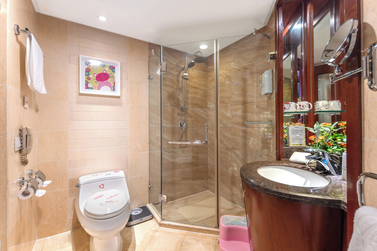 Bathroom 4, Plaza Hotel Yuyao, Ningbo