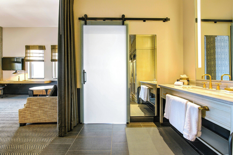 Bathroom 4, WATERMARK Baton Rouge, Autograph Collection, East Baton Rouge